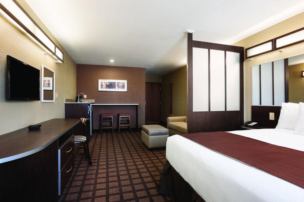 Quality Inn & Suites Kenedy - Karnes City Екстер'єр фото