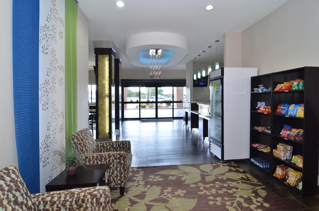 Quality Inn & Suites Kenedy - Karnes City Екстер'єр фото